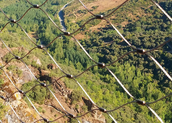 Koruyucu 0.5-30metre X Eğilimli Kablo Örgüsü Yüksük Teras Güvenlik Ağı Paslanmayan